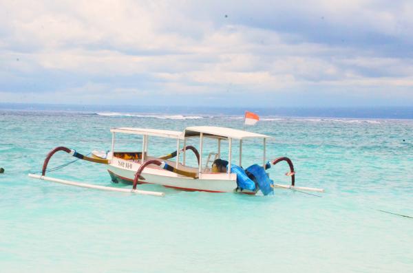 Gili Island is know for their beautiful beaches and perfect to relax.